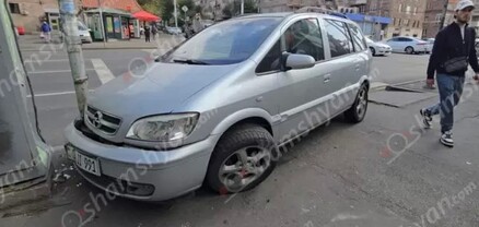 Ավտովթար - վրաերթ՝ Երևանում. բախվել են Honda-ն ու Opel-ը. վերջինը բախվել է վճարային տերմինալին. կա վիրավոր․ shamshyan.com