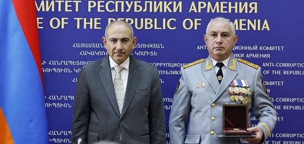 Փաշինյանը Հակակոռուպցիոն կոմիտեի փոխքարտուղարին շնորհակալագիր է հանձնել «բարեխիղճ աշխատանքի համար»