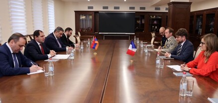 Պաշտպանության ոլորտում համագործակցությունն են քննարկել Պապիկյանն ու Դըկոտինյին