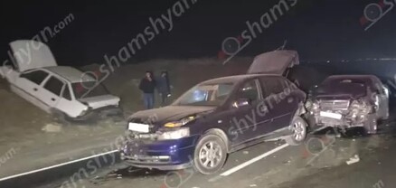 Խոշոր ավտովթար՝ Արագածոտնի մարզում․ բախվել են 3 մեքենա, կա անչափահաս վիրավոր