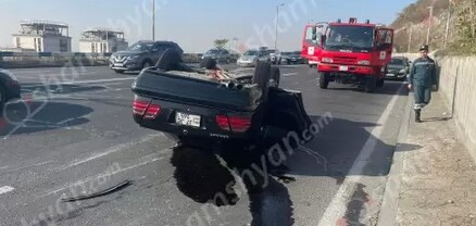 Երևանում 40-ամյա վարորդը Mercedes-ով բախվել է բազալտե եզրաքարին և գլխիվայր շրջվել. shamshyan.com