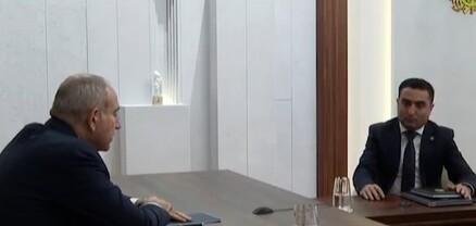 Փաշինյանն աշխատանքային հանդիպում է անցկացնում Ռոմանոս Պետրոսյանի հետ․ ՈւՂԻՂ