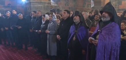 Փաշինյանը Գառնիի Սուրբ Աստվածածին եկեղեցում պատարագի է մասնակցում