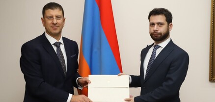 Բուլղարիայում ՀՀ նորանշանակ դեսպանը հավատարմագրերի պատճենն է հանձնել Կոստանյանին