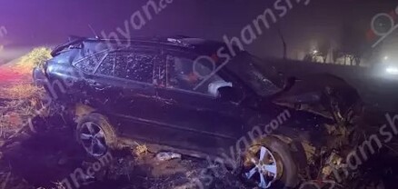 32-ամյա վարորդը «Lexus»-ով բախվել է երկաթբետոնե արգելապատնեշներին. վարորդը, նրա կինը և 3-ամյա երեխան տեղափոխվել են հիվանդանոց