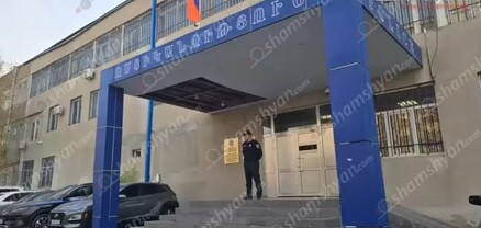 Երևանում շենքի բակից գողացել են «Chevrolet Volt»-ի լուսարձակը և վնասել թափարգելը․ վնասը կազմում է մոտ 300 հազար դրամ