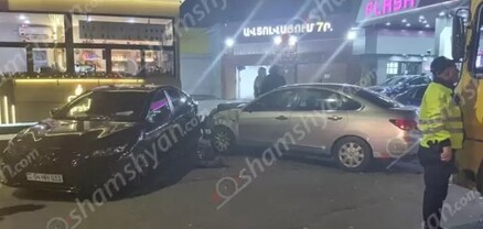 Եղվարդի խճուղում բախվել են «Toyota»-ն, «Nissan»-ը և «PAZ»-ը․ ճանապարհը փակվել է՝ առաջացնելով հսկայական խցանում