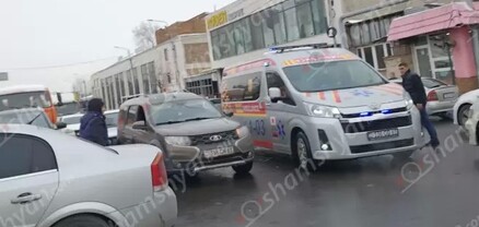Երևանի Ռոստովյան-Մուրացան խաչմերուկում երթևեկությունը կաթվածահար է. պարեկ չկա․ shamshyan.com