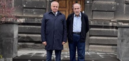 Լևոն Տեր-Պետրոսյանն իր առանձնատանը հանդիպել է Ռուսաստանի դեսպանի հետ