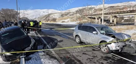 Ճամբարակում բախվել են Mitsubishi Outlander-ը և դի տեղափոխող  Mitsubishi Grandis-ը․ կա վիրավոր