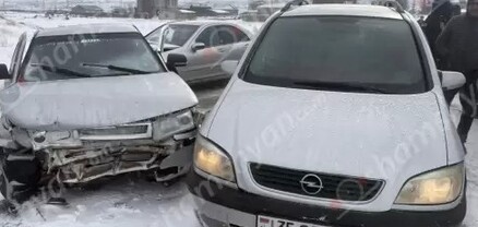 Լճաշենում բախվել են «ՎԱԶ 2107»-ը և Lada-ն, իսկ մի քանի րոպե հետո՝ Kia-ն, 3 Opel-ները, Ford-ը, Lada-ն և 2 Mercedes-ները