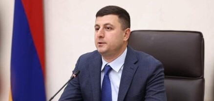 Փառք ու պատիվ Հայրենիքն ամեն ինչից վեր դասող և դրա համար առավելագույնն արած մեր հայրենիքի բոլոր նվիրյալներին. Աբրահամյան