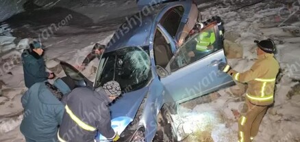 Արագածոտնի մարզում «Nissan»-ը մերկասառույցի պատճառով դուրս է եկել երթևեկելի գոտուց և հայտնվել ձյունապատ ձորակում