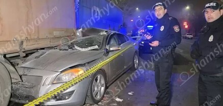 Երևանում ՊԵԿ աշխատակիցը «Volvo»-ով մխրճվել է բեռնատարի մեջ․ բժիշկները պայքարում են նրա կյանքի համար