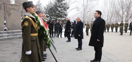 Նախագահը, վարչապետը, ԱԺ նախագահը հարգանքի տուրք են մատուցել Եռաբլուրում