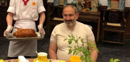 ՔՊ-ականների խնջույքին Փաշինյանը սեփական մատուցողին ու բաժակն է տարել․ Հրապարակ
