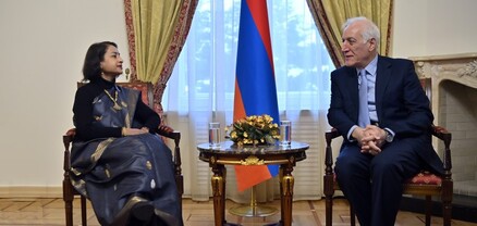 Մեր երկրների և ժողովուրդների հարաբերությունները բարեկամական են, պատմական և քաղաքակրթական․ Վահագն Խաչատուրյանը՝ ՀՀ-ում Հնդկաստանի դեսպանին