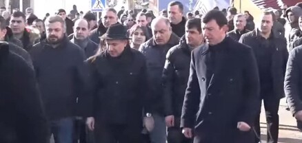 «Նոլդու Փաշինյան». թալինցի երիտասարդի ակցիան՝ Փաշինյանի գալու ժամանակ