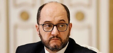Ինչ թեմաների վրա է կենտրոնացել Արայիկ Հարությունյանը