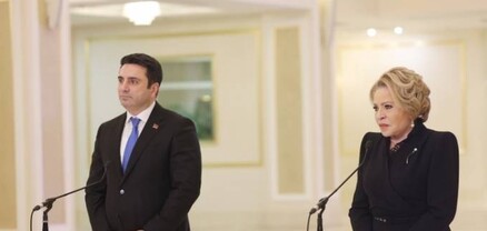 Մի կողմն ասում է՝ «а теперь я Наташа», մյուս կողմը՝ «а теперь обмани меня». Հրապարակ