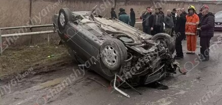 Խոշոր ավտովթար՝ Արմավիրի մարզում․ «Mercedes»-ը բախվել է գազատար խողովակին և գլխիվայր շրջվել․ կա վիրավոր