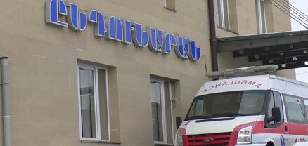 Արտառոց միջադեպ Գյումրիում․ 4-5 հոգի մեքենայից իջնելով՝ դանակահարել են կանգառում կանգնած երիտասարդի