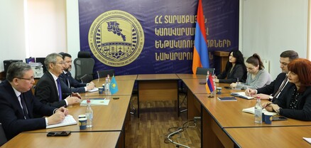 ՏԿԵ նախարարի տեղակալն ընդունել է Ղազախստանի դեսպանին