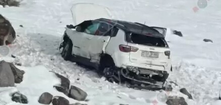 «Չայնիի» ոլորաններից մեքենան գլորվել է ձորը․ վիրավորներ կան
