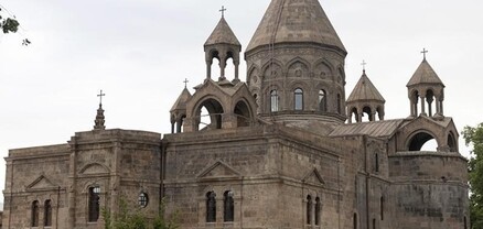 Խորը ցավով տեղեկացանք Բաքվում ապօրինաբար պահվող Արցախի ռազմաքաղաքական ղեկավարների շինծու դատավճիռների մասին. Մայր Աթոռ