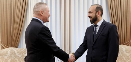 Միրզոյանն ու ԵԽ մարդու իրավունքների հանձնակատարը քննարկել են ԼՂ-ից տեղահանվածների հարցը