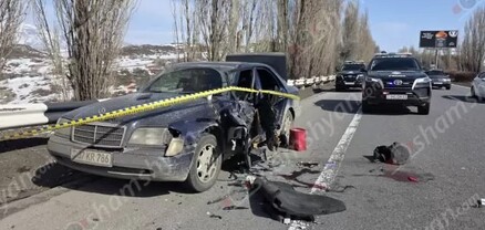 «ԳԱԶ 53»-ը վրաերթի է ենթարկել «Mercedes»-ից իջած 2 քաղաքացու և բախվել «Mercedes»-ին․ բժիշկները պայքարում են նրանց կյանքի համար