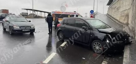 Ավտովթար՝ Երևանում․ բախվել են «Mercedes»-ը և «Nissan Tiida»-ն․ վերջինս բախվել է բետոնե արգելապատնեշին․ կա 4 վիրավոր