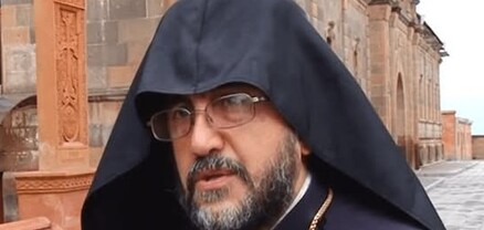 Միքայել Սրբազանը հիվանդասենյակից մասնակցել է «Իզմիրլյան» ԲԿ-ում մատուցվող պատարագին