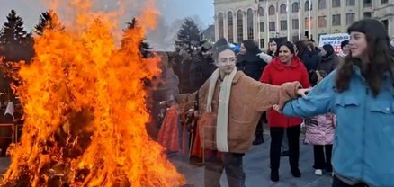 Աղոթք, շուրջպար ու կրակի բոցեր․ Տեառընդառաջի ջերմ երեկո Գյումրիում