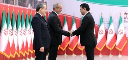 Դեսպան Հակոբյանը կարճ առանձնազրույց է ունեցել Իրանի նախագահ Մասուդ Փեզեշքիանի հետ