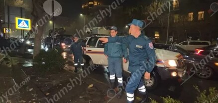 Ամիրյան փողոցում պատշգամբից քարերն ու սվաղը թափվել են «Բալի» խանութի մուտքի ծածկի վրա