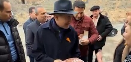 Նախաճաշի համար ի՞նչ ունեք, թթու լավաշ տվեք, եթե լավաշը թարմ թխած ա՝ 2 հատ էլ լավաշ. Փաշինյանը Աղավնաձորի շուկայում է