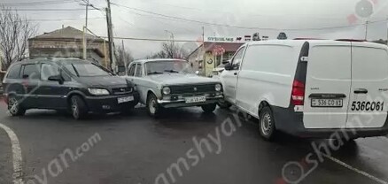 Ավտովթար՝ Արագածոտնի մարզում․ Օհանավանում բախվել են «Mercedes»-ը, «Opel Zafira»-ն և «ԳԱԶ 2410»-ը