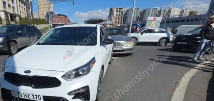 Երևանում բախվել են Mercedes-ն ու Kia-ն. խցանումը հասնում է 2 կիլոմետրի