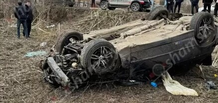 Ավտովթար Ճամբարակում․ «BMW»-ն, մի քանի պտույտ գլորվելով, գլխիվայր հայտնվել է դաշտում․ կան վիրավորներ