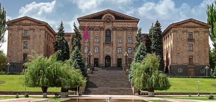 ԱԺ-ն քննարկում է օրակարգում ընդգրկված 35 հարցերը. ՈւՂԻՂ