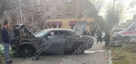 Երևանում բախվել են Honda-ն և Dodge Challenger-ը․ վերջինը  բախվել է վճարային տերմինալին ու կոտրել այն