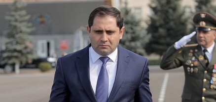 Պապիկյանը ներկայացրել է կանանց գումարտակի զինծառայողների համար ստեղծված պայմանները