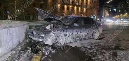 Երևանում բախվել են Nissan-ն ու BMW-ն, վերջինն էլ բախվել է ստորգետնյա անցման պատնեշին. կա վիրավոր