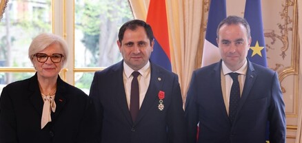 Մակրոնը Պապիկյանին «Պատվո լեգեոն» շքանշան է շնորհել