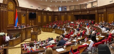 ԱԺ կին պատգամավորներն ու աշխատակիցները Մարտի 8-ի առթիվ պարգևատրվել են