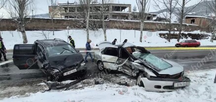 Վանաձորում բախվել են Opel Zafira-ն և Opel Vectra-ն. կա 9 վիրավnր