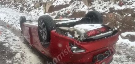 Երևան-Գյումրի ավտոճանապարհին 29-ամյա վարորդը Kia Forte-ով գլխիվայր հայտնվել է ջրատարում