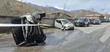 Բախվել են «Mercedes»-ը և «Lexus GX470»-ը․ վերջինը կողաշրջված հայտնվել է երթևեկելի գոտում․ կան վիրավորներ