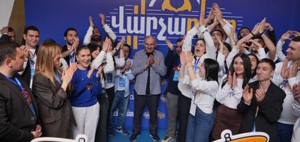 Էլիտան բոյկոտել է. Հրապարակ